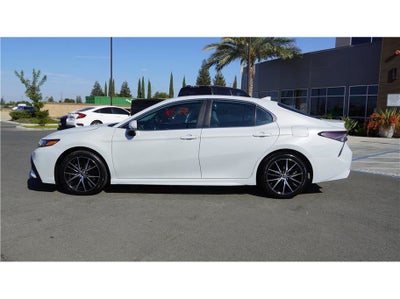 2024 Toyota Camry SE Sedan 4D