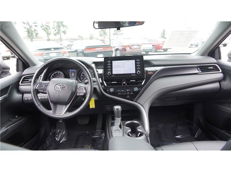 2024 Toyota Camry SE Sedan 4D