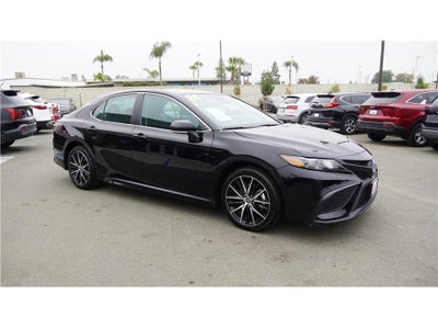 2024 Toyota Camry SE Sedan 4D