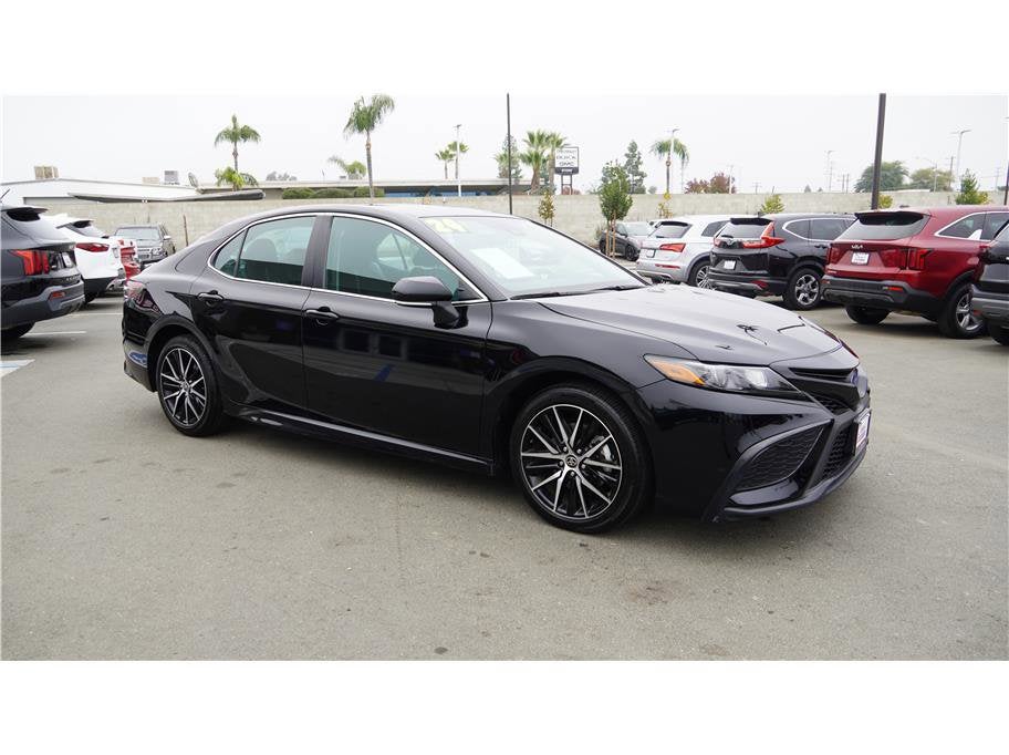 2024 Toyota Camry SE Sedan 4D