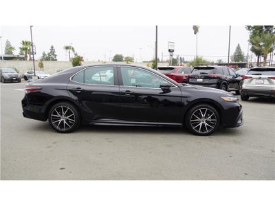 2024 Toyota Camry SE Sedan 4D