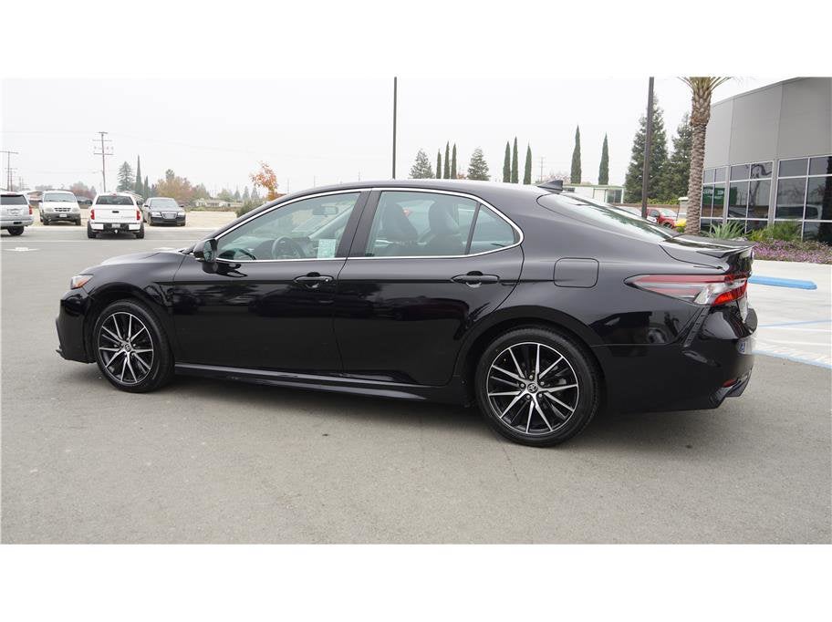 2024 Toyota Camry SE Sedan 4D
