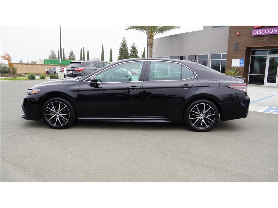 2024 Toyota Camry SE Sedan 4D