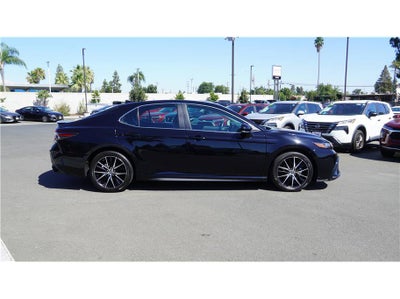 2024 Toyota Camry SE Sedan 4D
