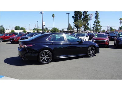 2024 Toyota Camry SE Sedan 4D