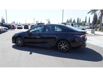 2024 Toyota Camry SE Sedan 4D