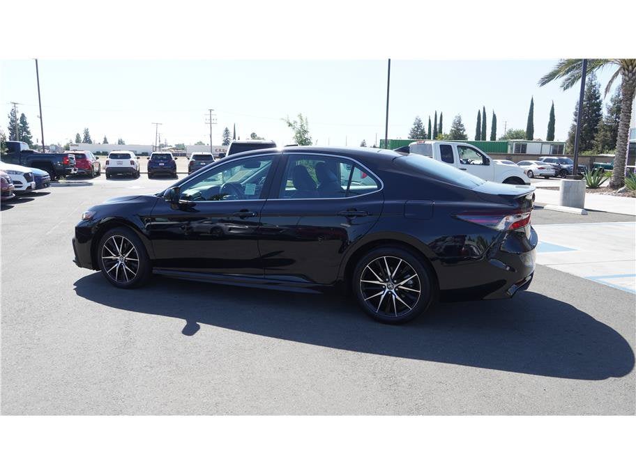 2024 Toyota Camry SE Sedan 4D