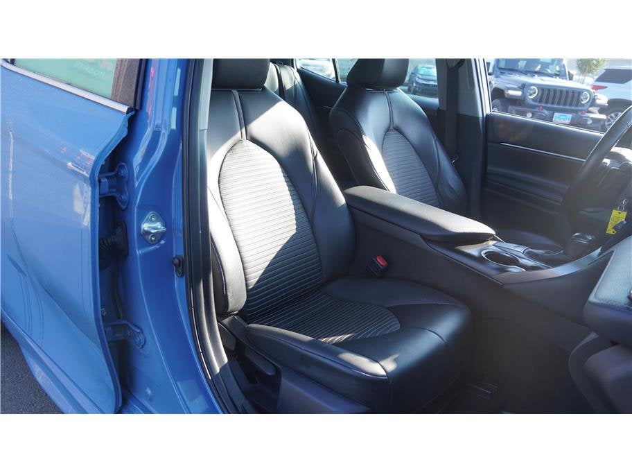 2023 Toyota Camry SE Sedan 4D