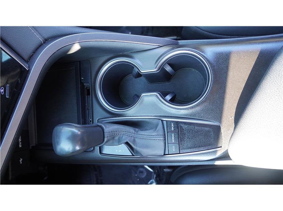 2023 Toyota Camry SE Sedan 4D