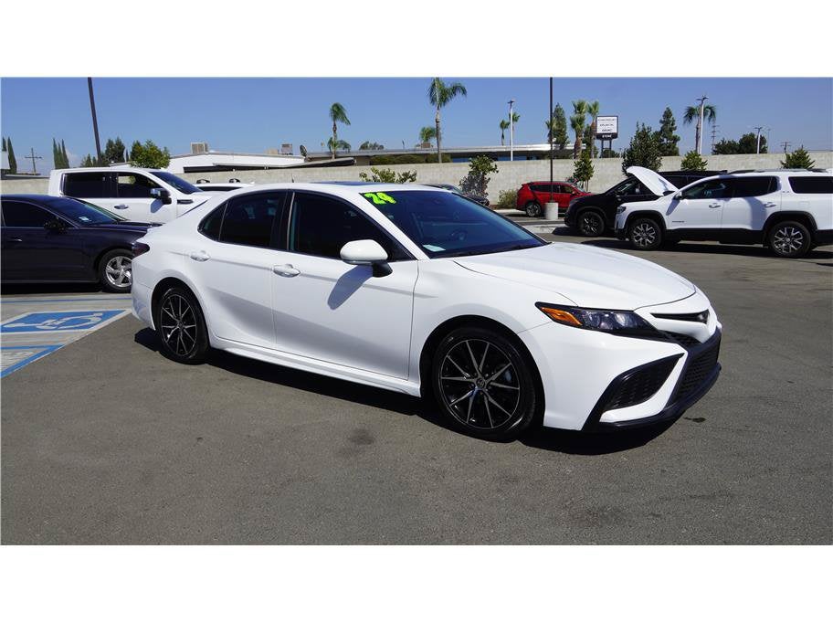 2024 Toyota Camry SE