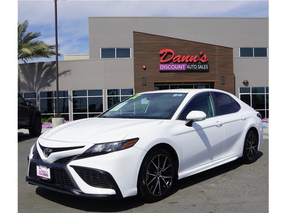 2022 Toyota Camry SE Sedan 4D