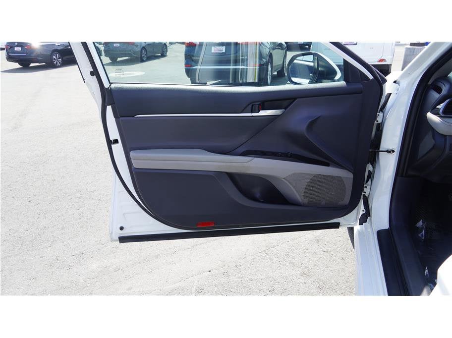 2022 Toyota Camry SE Sedan 4D