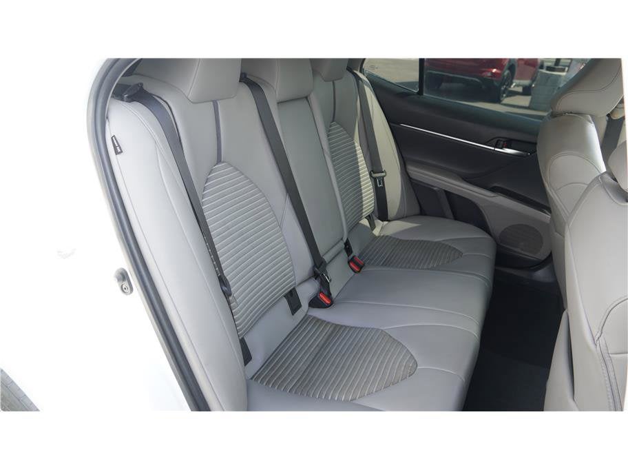 2022 Toyota Camry SE Sedan 4D