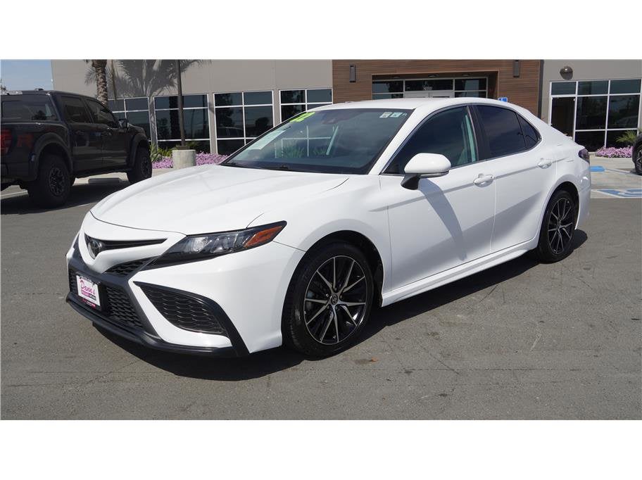 2022 Toyota Camry SE Sedan 4D