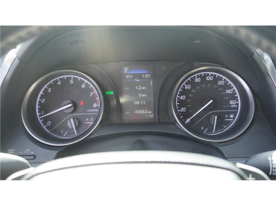 2022 Toyota Camry SE Sedan 4D