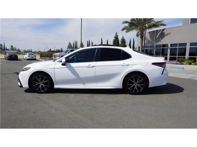 2022 Toyota Camry SE Sedan 4D