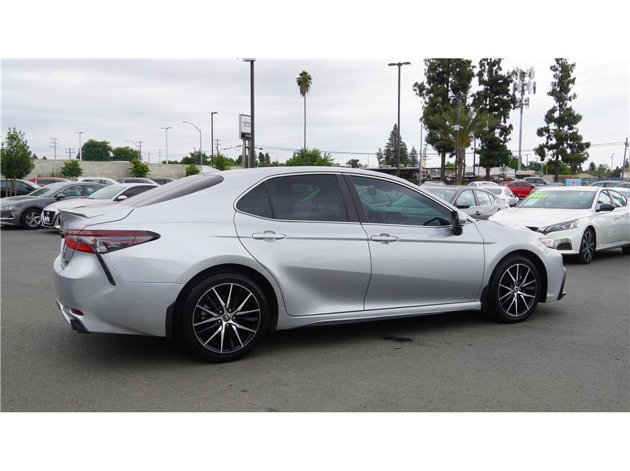2023 Toyota Camry SE Sedan 4D
