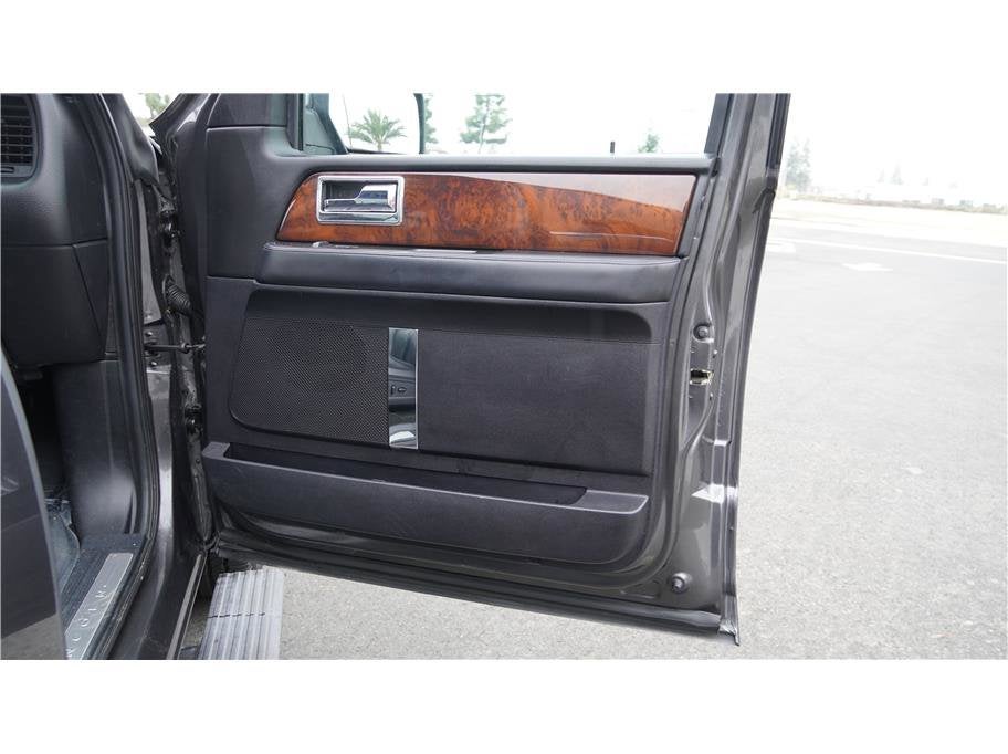 2016 Lincoln Navigator Select