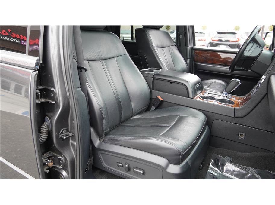 2016 Lincoln Navigator Select