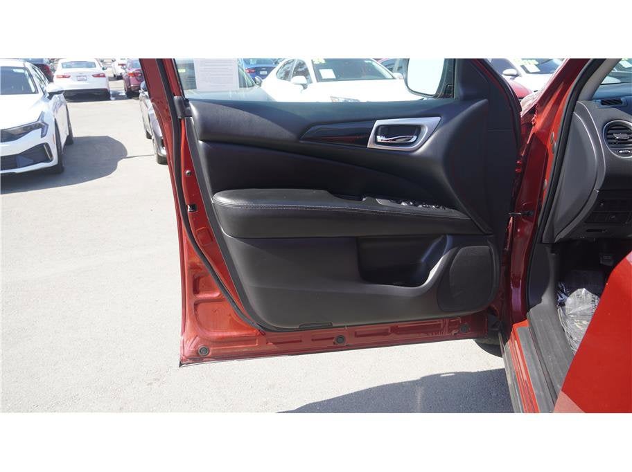 2018 Nissan Pathfinder SV