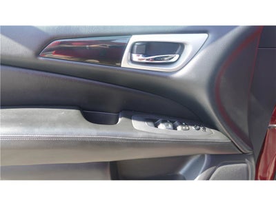 2018 Nissan Pathfinder SV