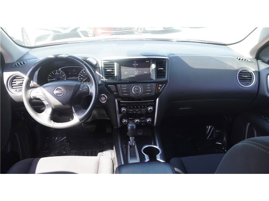 2018 Nissan Pathfinder SV