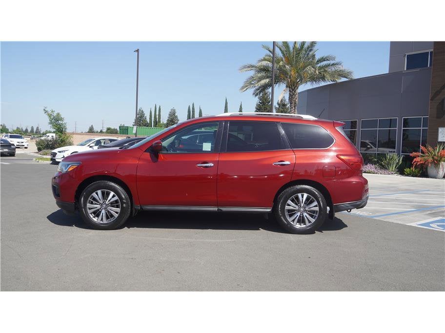 2018 Nissan Pathfinder SV