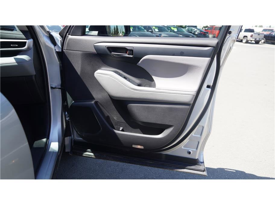 2023 Toyota Highlander L Sport Utility 4D