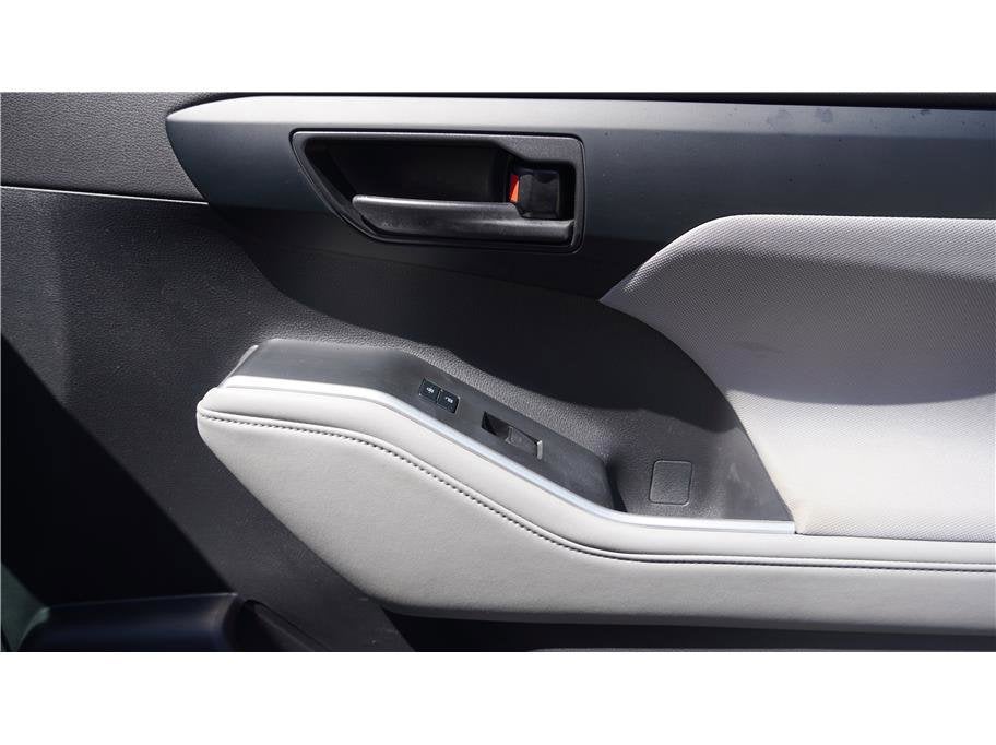 2023 Toyota Highlander L Sport Utility 4D