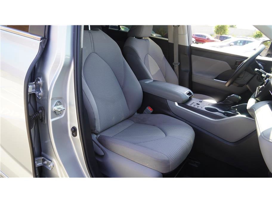 2023 Toyota Highlander L Sport Utility 4D