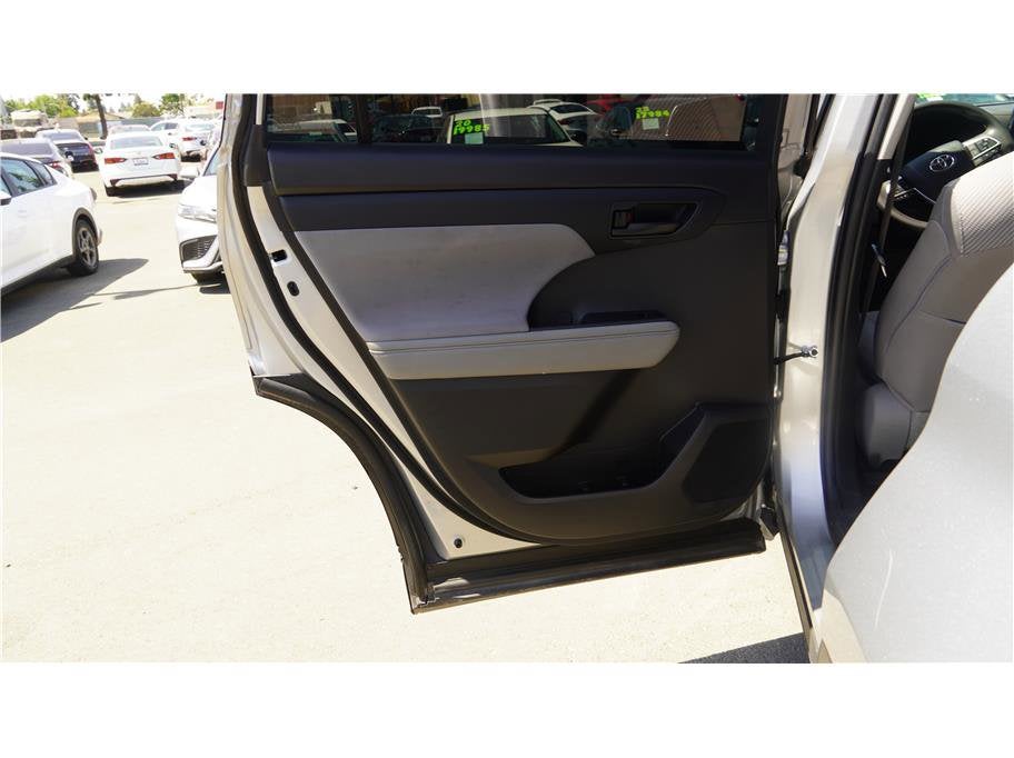2023 Toyota Highlander L Sport Utility 4D