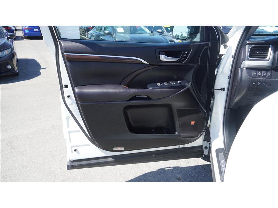 2016 Toyota Highlander Limited Platinum Sport Utility 4D