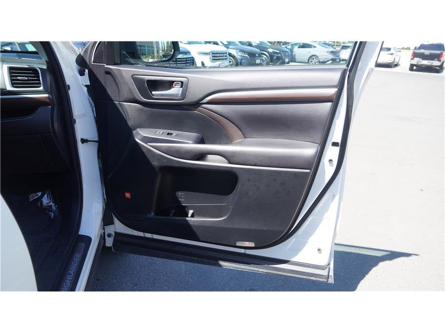 2016 Toyota Highlander Limited Platinum Sport Utility 4D