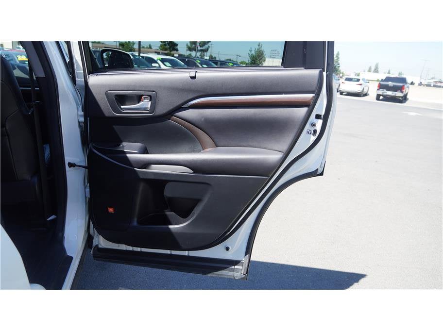 2016 Toyota Highlander Limited Platinum Sport Utility 4D