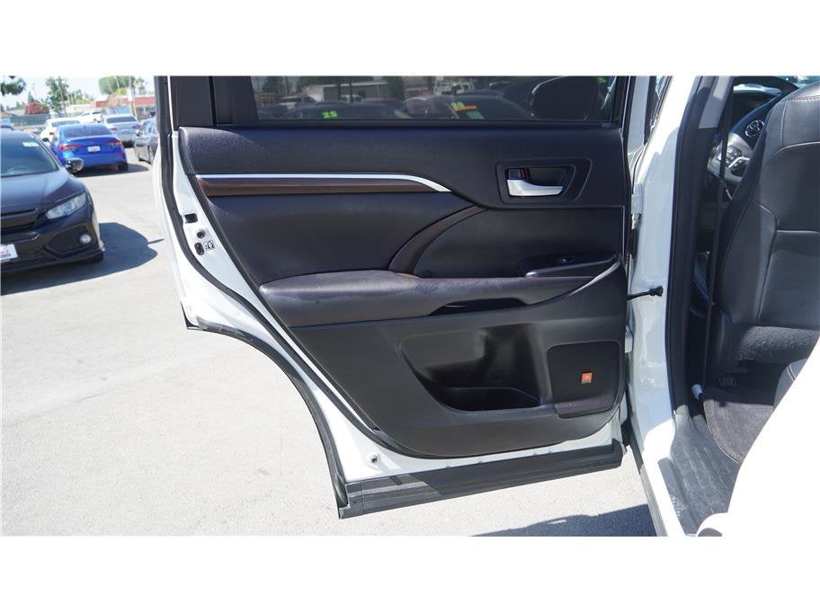 2016 Toyota Highlander Limited Platinum Sport Utility 4D