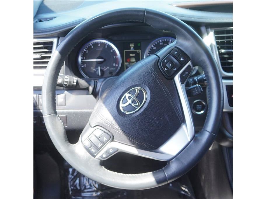 2016 Toyota Highlander Limited Platinum Sport Utility 4D