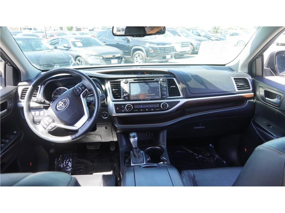 2016 Toyota Highlander Limited Platinum Sport Utility 4D