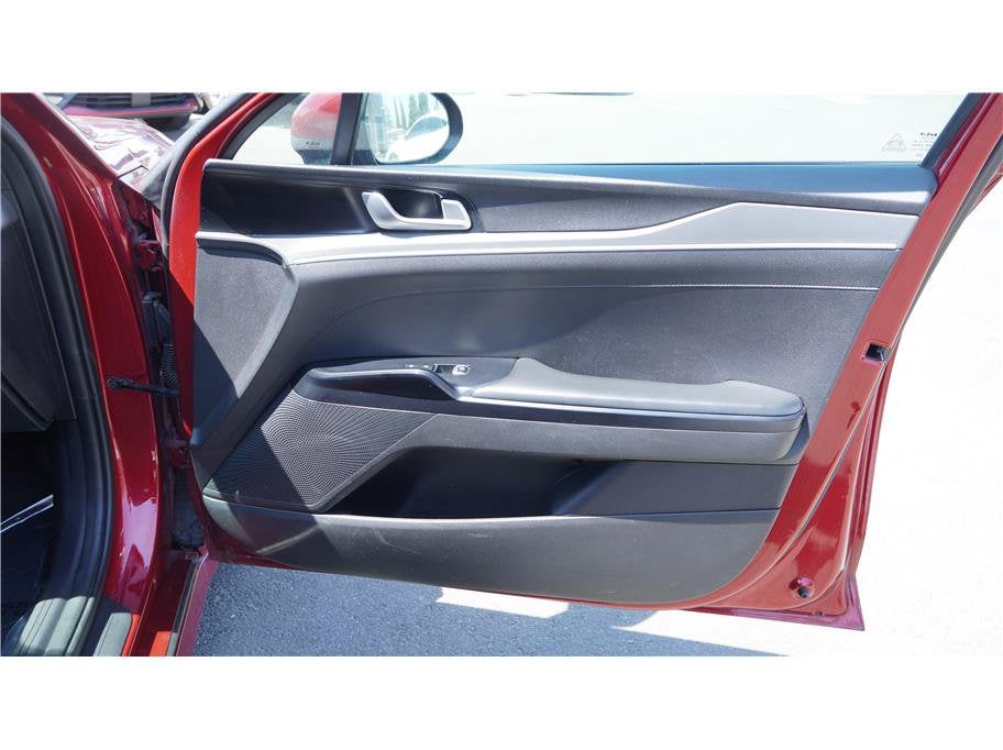 2023 Kia K5 LXS