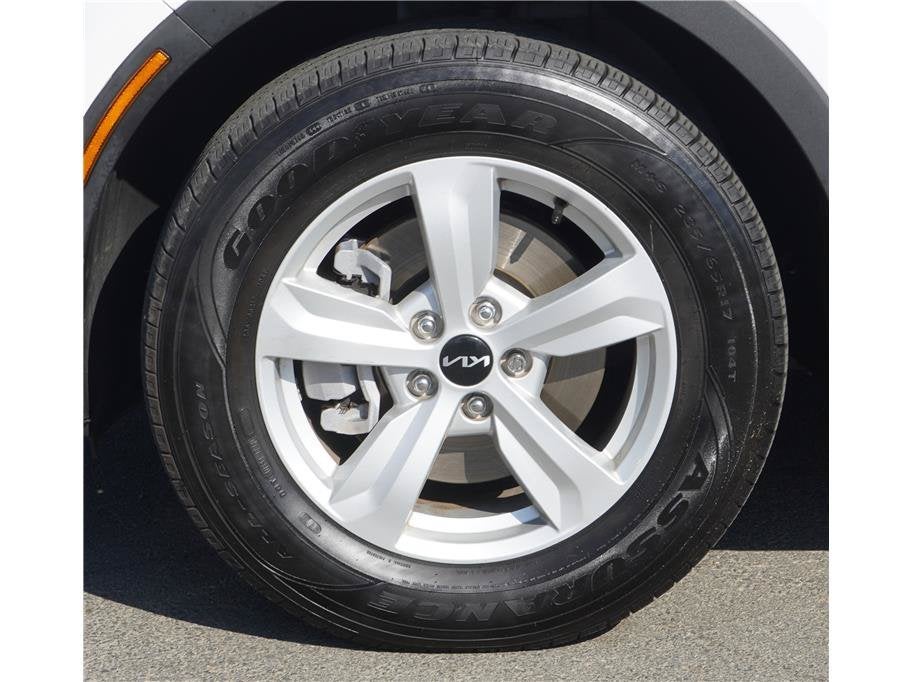 2023 Kia Sorento LX