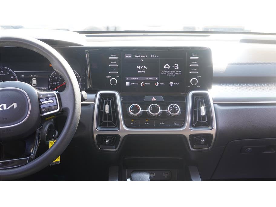 2022 Kia Sorento LX