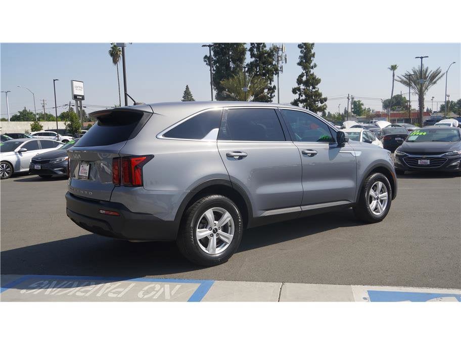 2022 Kia Sorento LX