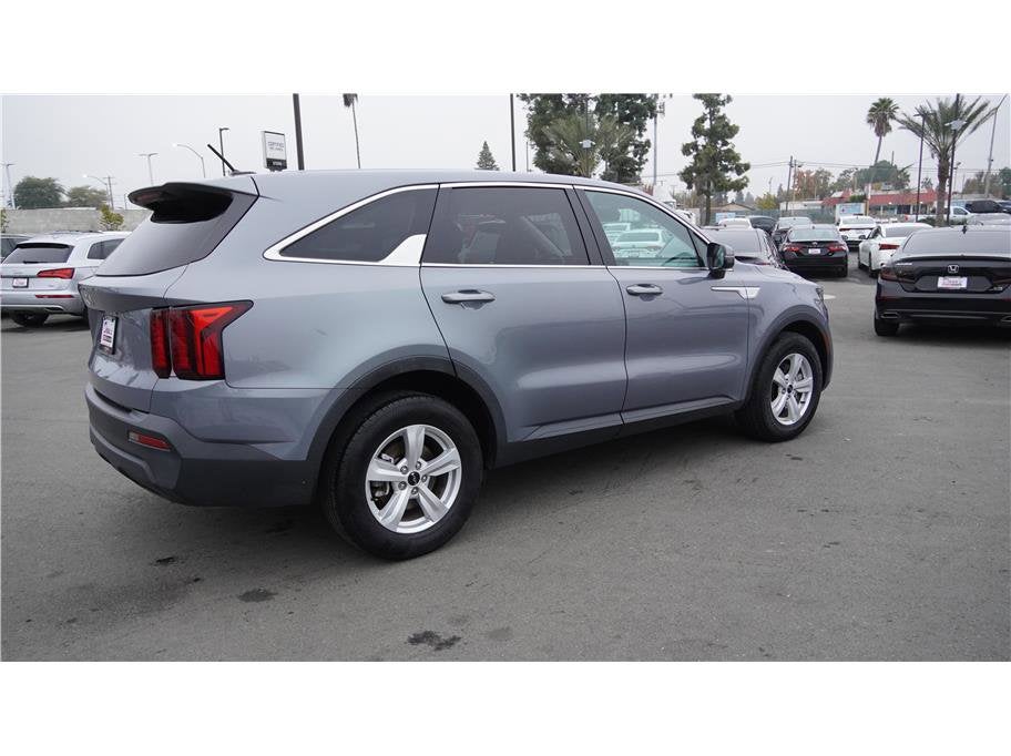 2023 Kia Sorento LX