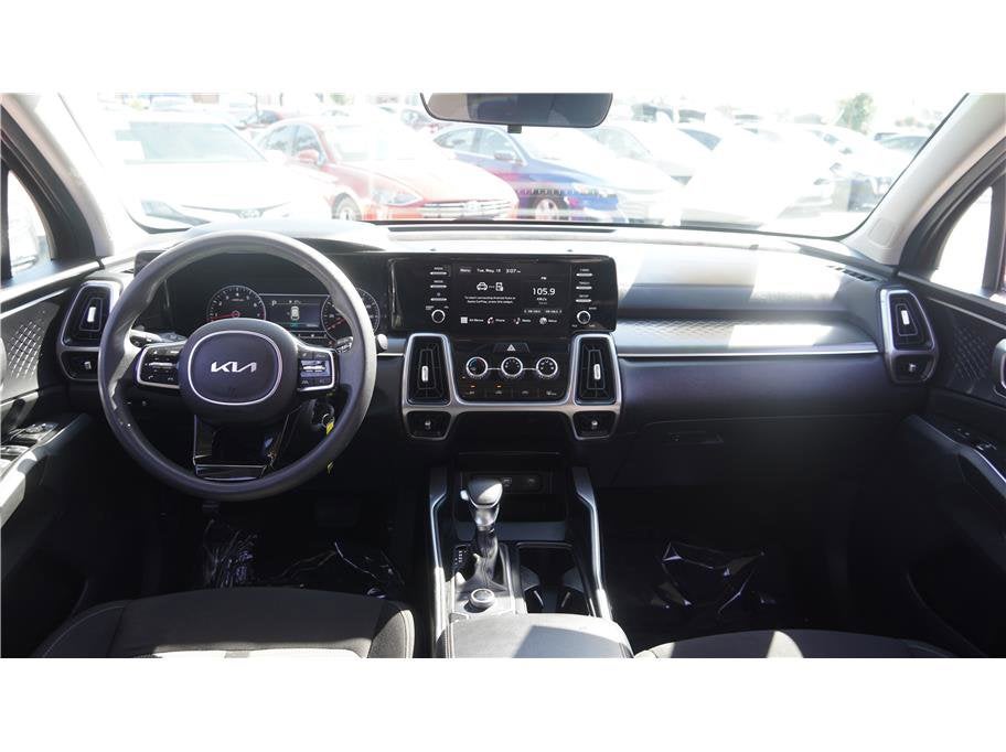2023 Kia Sorento LX