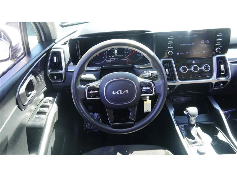 2022 Kia Sorento LX