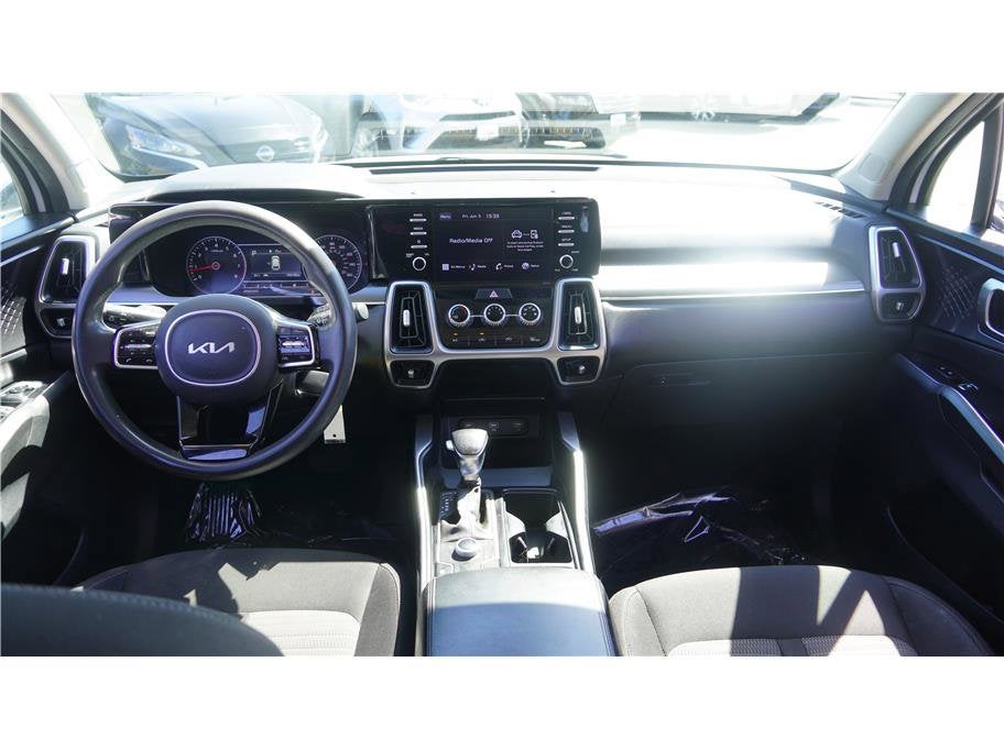 2022 Kia Sorento LX