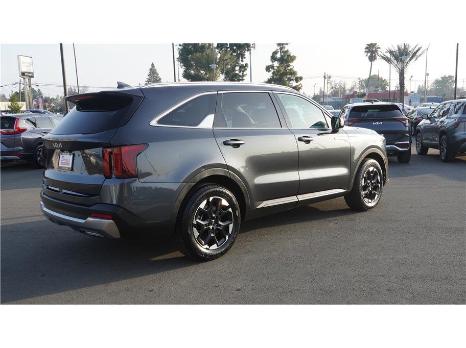 2024 Kia Sorento S