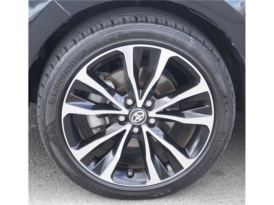 2017 Toyota Corolla SE Sedan 4D