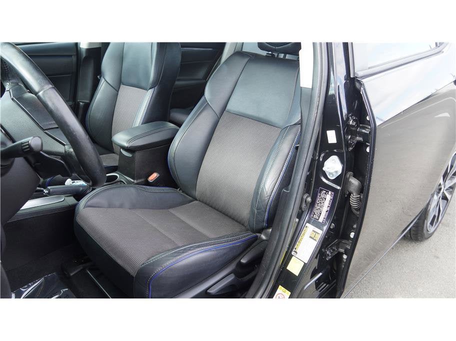 2017 Toyota Corolla SE Sedan 4D