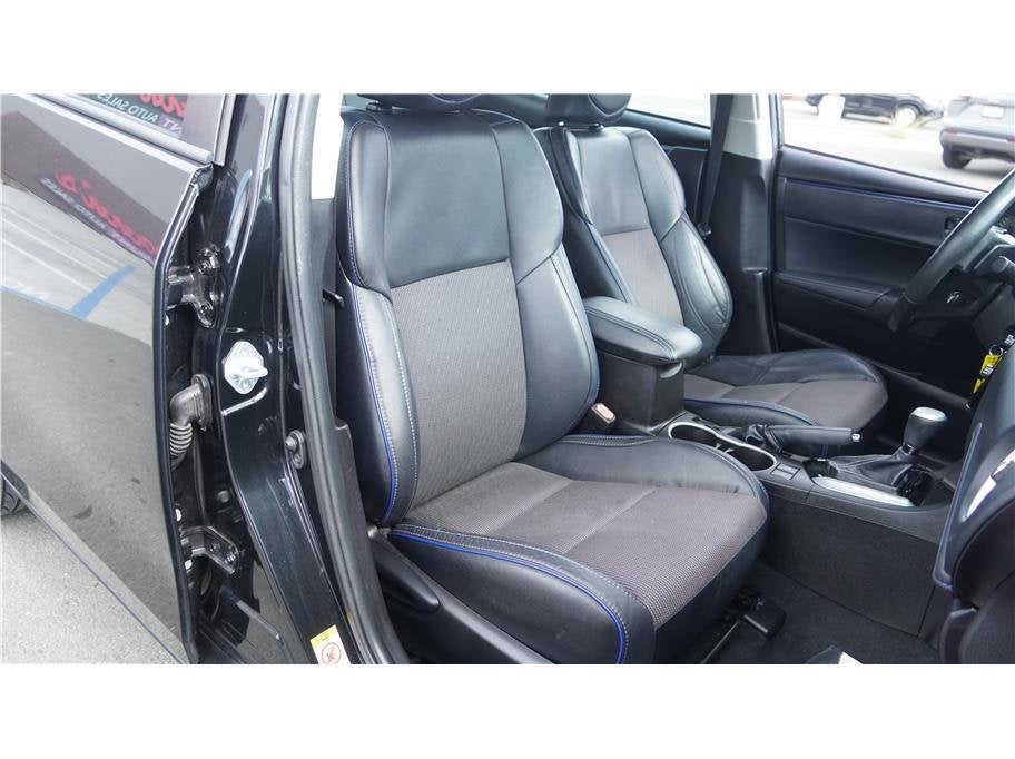 2017 Toyota Corolla SE Sedan 4D