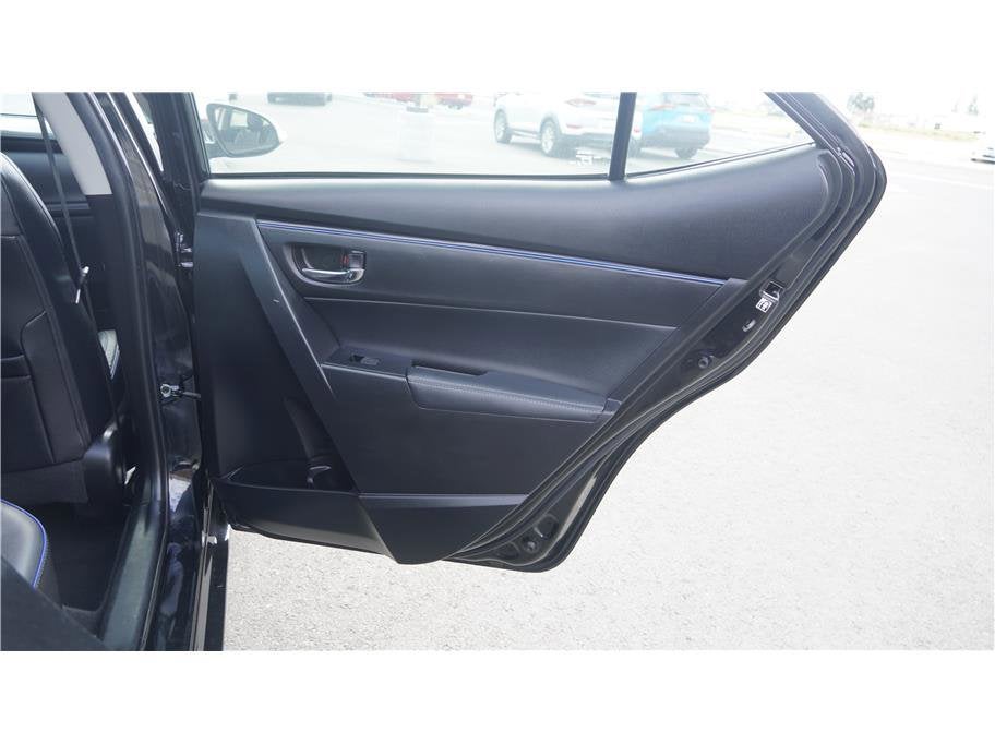 2017 Toyota Corolla SE Sedan 4D